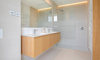 Villa de lujo ultramoderna en venta en primera línea de golf en el prestigioso Marbella Club Golf Resort en Benahavis 56118 