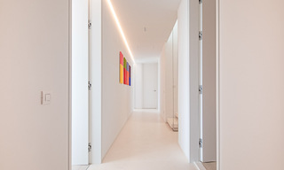 Villa de lujo ultramoderna en venta en primera línea de golf en el prestigioso Marbella Club Golf Resort en Benahavis 56120 