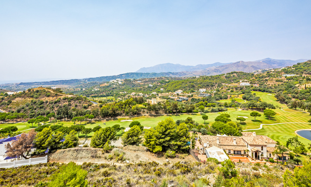 Villa de lujo ultramoderna en venta en primera línea de golf en el prestigioso Marbella Club Golf Resort en Benahavis 56125