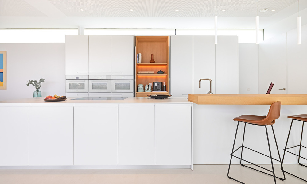 Villa de lujo ultramoderna en venta en primera línea de golf en el prestigioso Marbella Club Golf Resort en Benahavis 56134