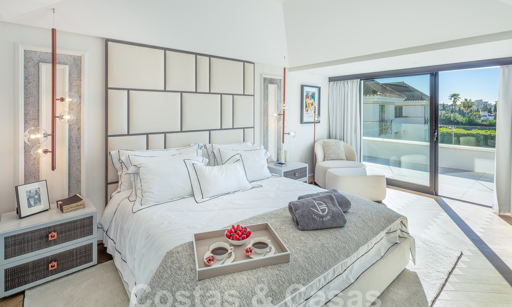 Villa superior renovada de estilo moderno en venta en el corazón del valle del golf de Nueva Andalucia, Marbella 56042