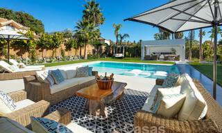 Villa superior renovada de estilo moderno en venta en el corazón del valle del golf de Nueva Andalucia, Marbella 56050 