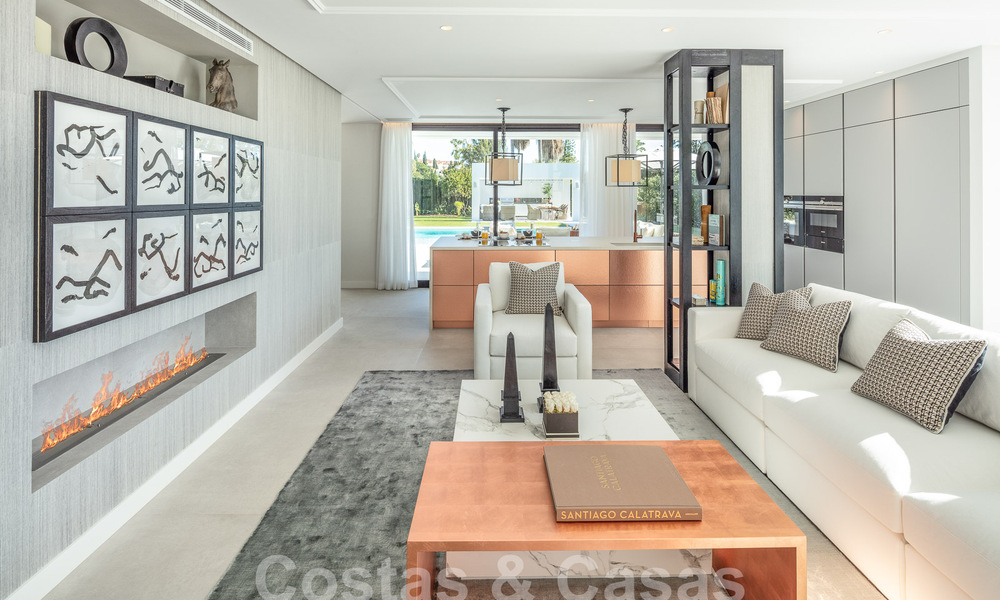 Villa superior renovada de estilo moderno en venta en el corazón del valle del golf de Nueva Andalucia, Marbella 56054