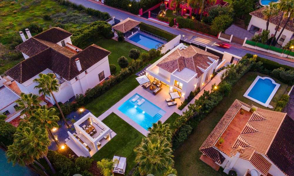 Villa superior renovada de estilo moderno en venta en el corazón del valle del golf de Nueva Andalucia, Marbella 56070