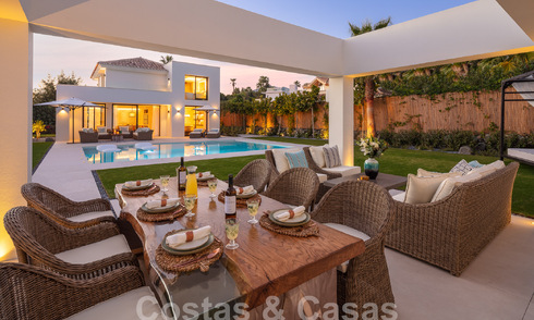 Villa superior renovada de estilo moderno en venta en el corazón del valle del golf de Nueva Andalucia, Marbella 56073