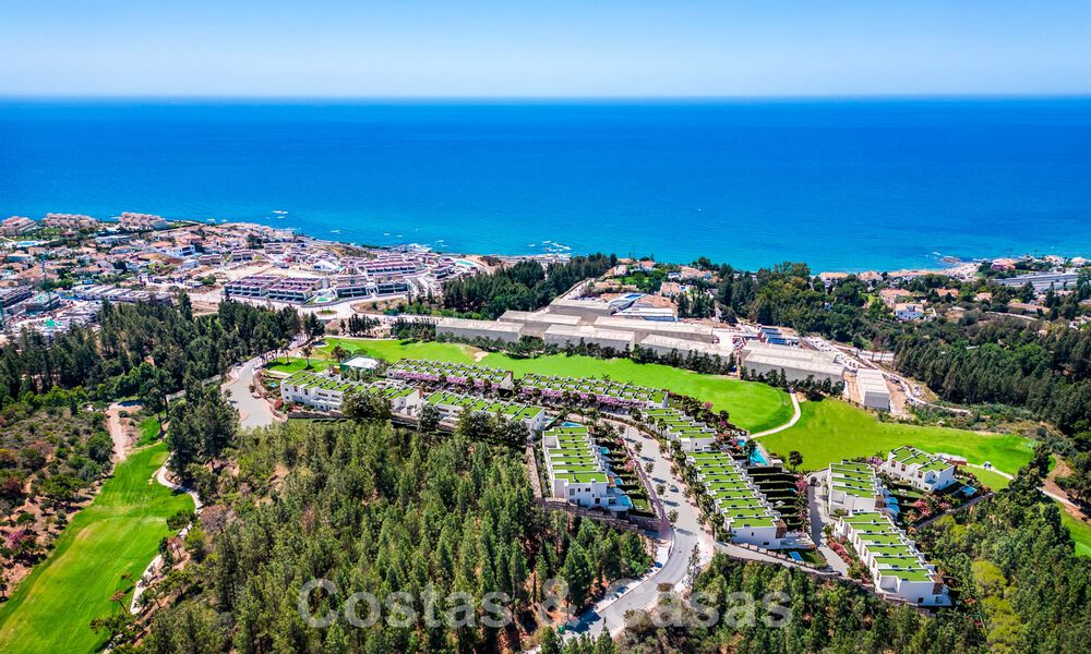 Nuevo proyecto de adosados en venta a un paso del Club de Golf en Mijas Costa, Costa del Sol 61201