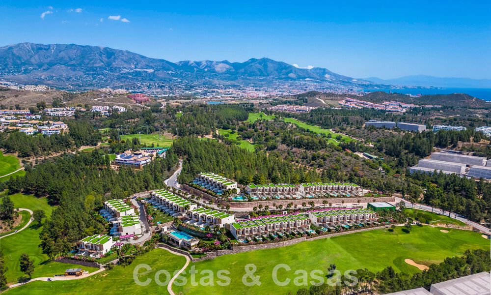 Nuevo proyecto de adosados en venta a un paso del Club de Golf en Mijas Costa, Costa del Sol 61202