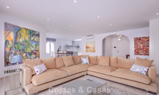 Elegante villa de una sola planta en venta a poca distancia de la playa en la Nueva Milla de Oro entre Marbella y Estepona 56487 