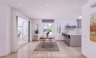 Elegante villa de una sola planta en venta a poca distancia de la playa en la Nueva Milla de Oro entre Marbella y Estepona 56488 