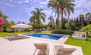 Elegante villa de una sola planta en venta a poca distancia de la playa en la Nueva Milla de Oro entre Marbella y Estepona 56498 