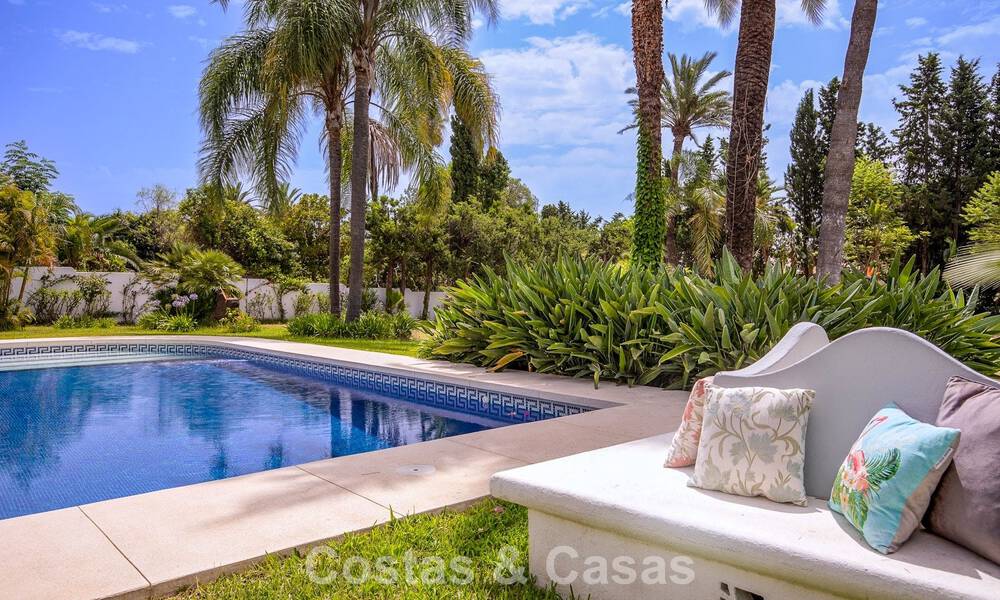 Elegante villa de una sola planta en venta a poca distancia de la playa en la Nueva Milla de Oro entre Marbella y Estepona 56499