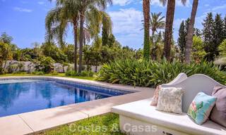 Elegante villa de una sola planta en venta a poca distancia de la playa en la Nueva Milla de Oro entre Marbella y Estepona 56499 