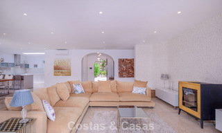 Elegante villa de una sola planta en venta a poca distancia de la playa en la Nueva Milla de Oro entre Marbella y Estepona 56501 