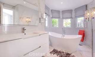 Elegante villa de una sola planta en venta a poca distancia de la playa en la Nueva Milla de Oro entre Marbella y Estepona 56507 