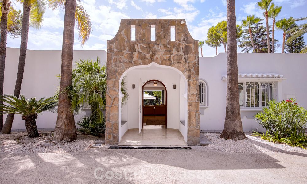 Elegante villa de una sola planta en venta a poca distancia de la playa en la Nueva Milla de Oro entre Marbella y Estepona 56514