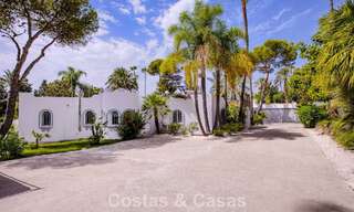 Elegante villa de una sola planta en venta a poca distancia de la playa en la Nueva Milla de Oro entre Marbella y Estepona 56518 