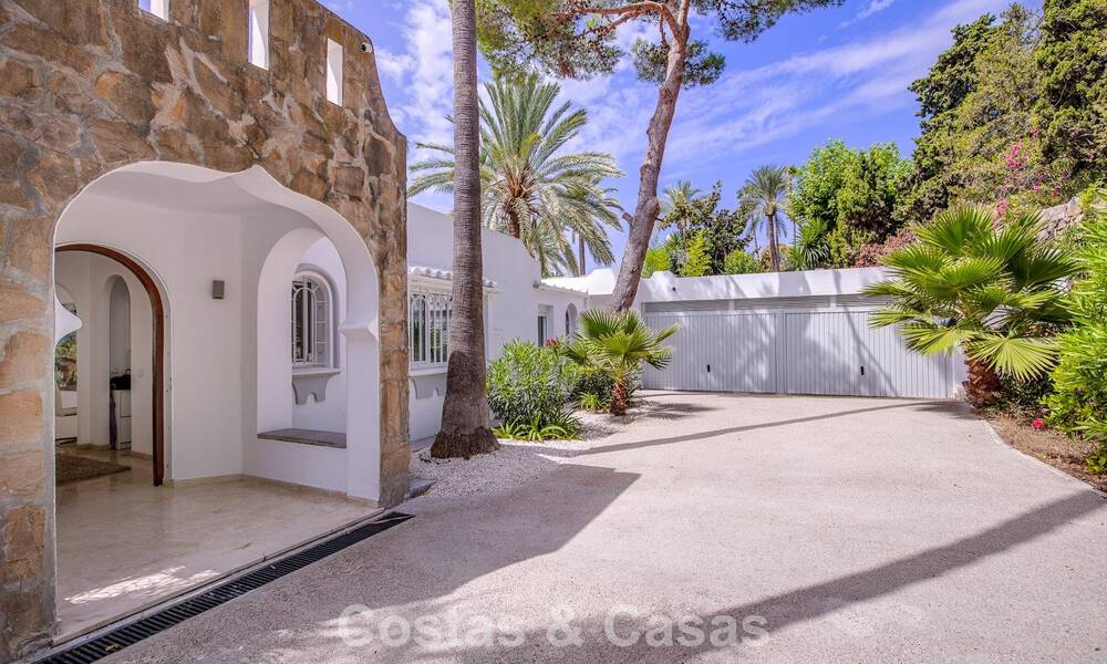 Elegante villa de una sola planta en venta a poca distancia de la playa en la Nueva Milla de Oro entre Marbella y Estepona 56519