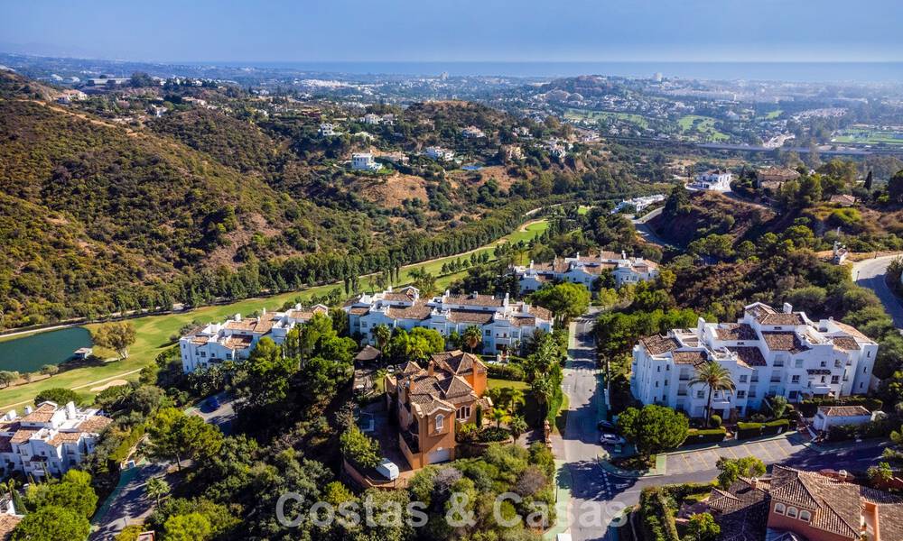 Prestigiosa villa de lujo en venta de estilo clásico español con vistas al mar en La Quinta en Marbella - Benahavis 56524