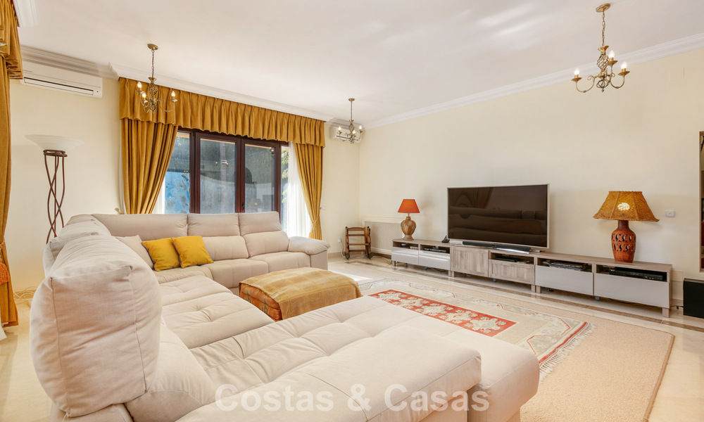 Prestigiosa villa de lujo en venta de estilo clásico español con vistas al mar en La Quinta en Marbella - Benahavis 56534