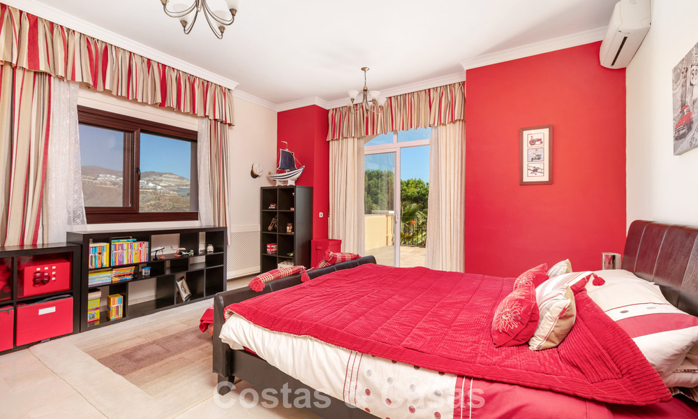 Prestigiosa villa de lujo en venta de estilo clásico español con vistas al mar en La Quinta en Marbella - Benahavis 56543
