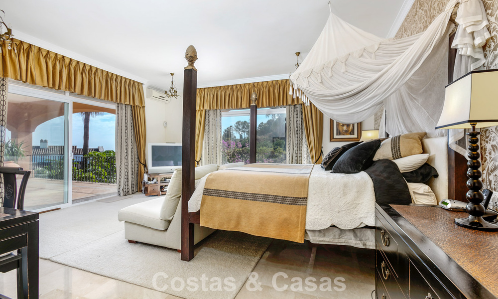 Prestigiosa villa de lujo en venta de estilo clásico español con vistas al mar en La Quinta en Marbella - Benahavis 56548