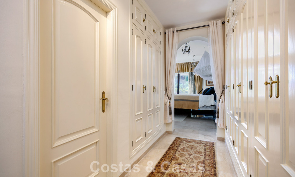 Prestigiosa villa de lujo en venta de estilo clásico español con vistas al mar en La Quinta en Marbella - Benahavis 56554
