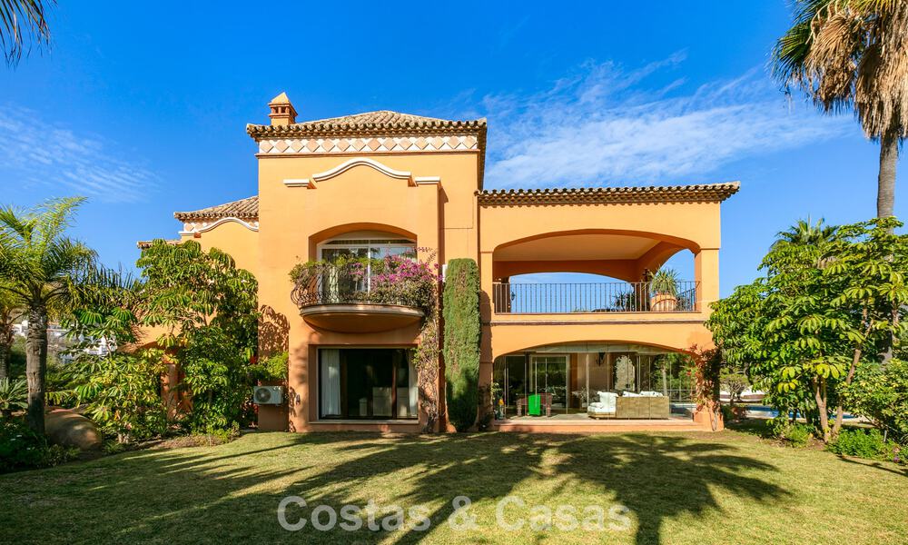 Prestigiosa villa de lujo en venta de estilo clásico español con vistas al mar en La Quinta en Marbella - Benahavis 56556