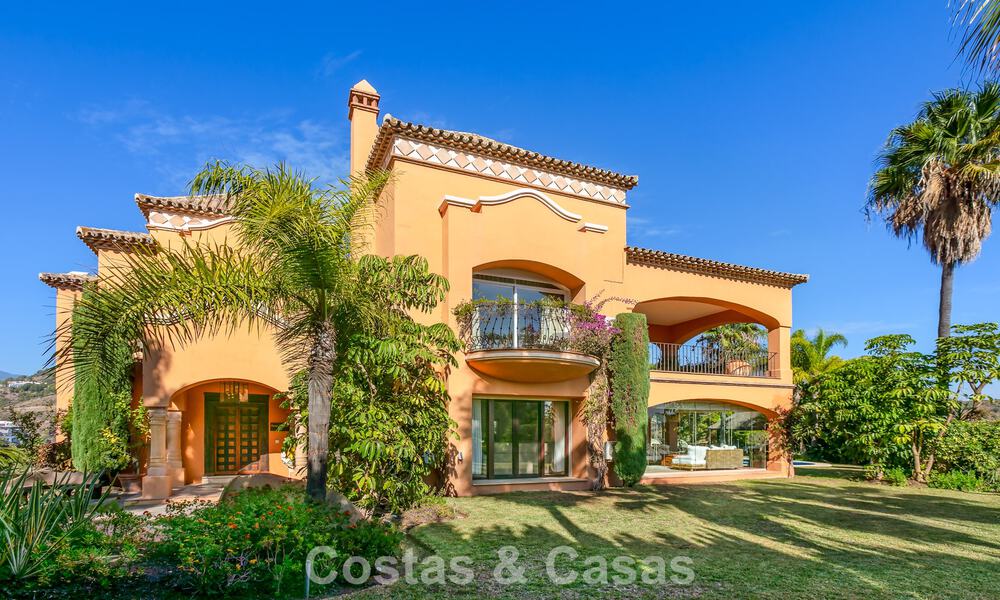 Prestigiosa villa de lujo en venta de estilo clásico español con vistas al mar en La Quinta en Marbella - Benahavis 56557
