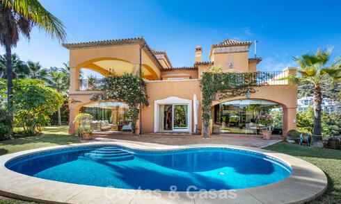 Prestigiosa villa de lujo en venta de estilo clásico español con vistas al mar en La Quinta en Marbella - Benahavis 56558