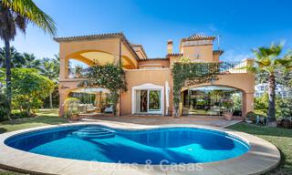 Prestigiosa villa de lujo en venta de estilo clásico español con vistas al mar en La Quinta en Marbella - Benahavis 56558 
