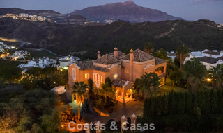 Prestigiosa villa de lujo en venta de estilo clásico español con vistas al mar en La Quinta en Marbella - Benahavis 56561 