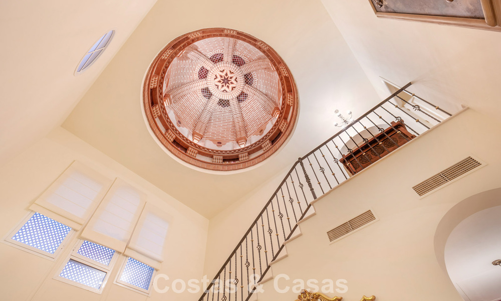 Prestigiosa villa de lujo en venta de estilo clásico español con vistas al mar en La Quinta en Marbella - Benahavis 56566