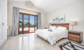 Lujosa villa de estilo andaluz rodeada de vegetación en una gran parcela en Marbella - Estepona 56339 