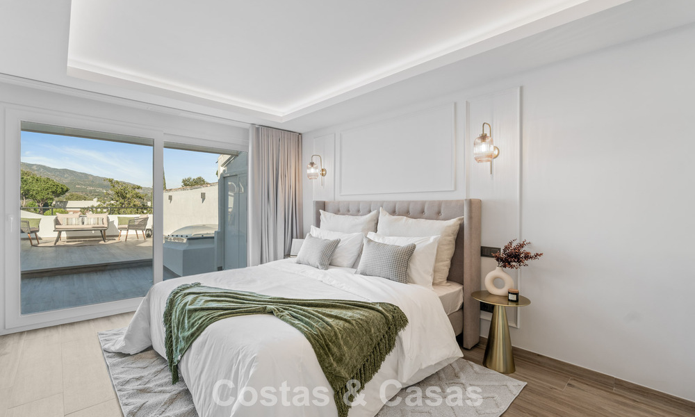 Casa adosada magistralmente renovada en venta en complejo cerrado, en primera línea de Aloha Golf, a poca distancia de la casa club en Nueva Andalucia, Marbella 56591
