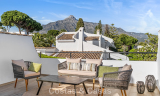 Casa adosada magistralmente renovada en venta en complejo cerrado, en primera línea de Aloha Golf, a poca distancia de la casa club en Nueva Andalucia, Marbella 56597 