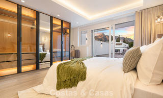Casa adosada magistralmente renovada en venta en complejo cerrado, en primera línea de Aloha Golf, a poca distancia de la casa club en Nueva Andalucia, Marbella 56608 