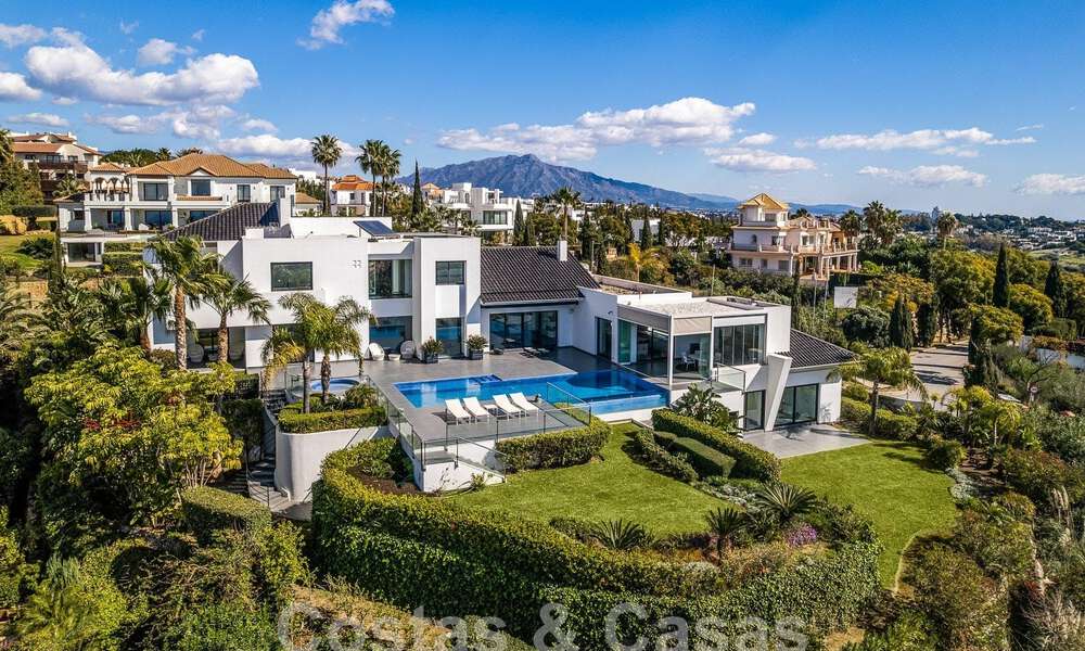 Villa contemporánea de lujo en venta con vistas al mar en prestigioso resort de golf en Marbella - Benahavis 56750