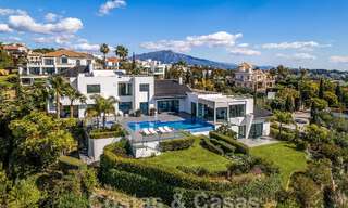 Villa contemporánea de lujo en venta con vistas al mar en prestigioso resort de golf en Marbella - Benahavis 56750 