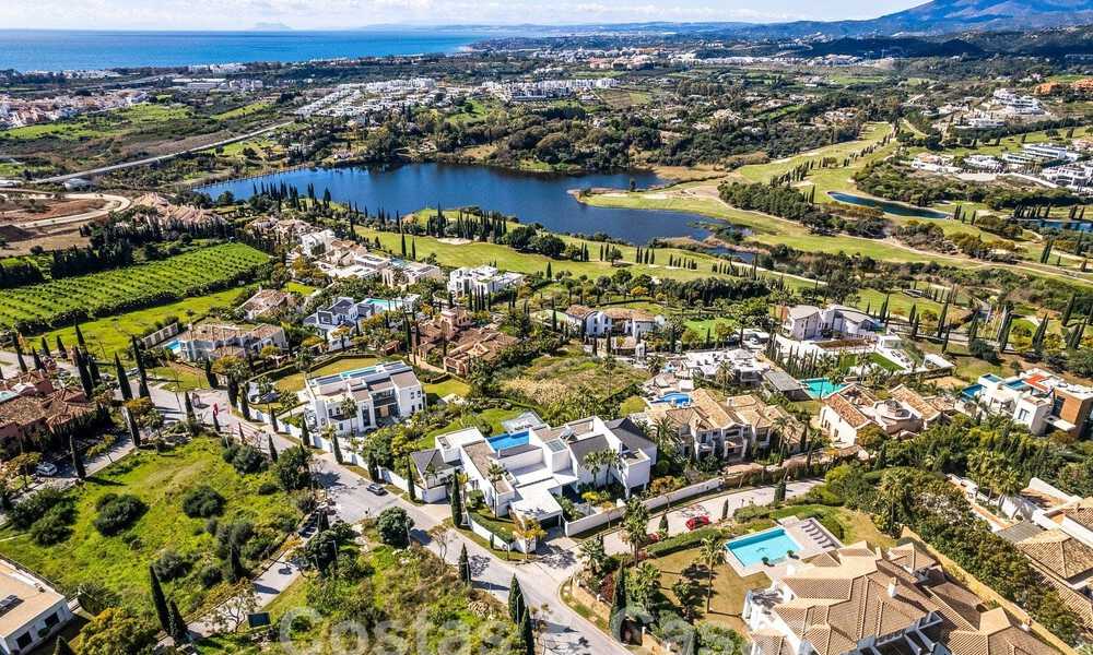 Villa contemporánea de lujo en venta con vistas al mar en prestigioso resort de golf en Marbella - Benahavis 56760