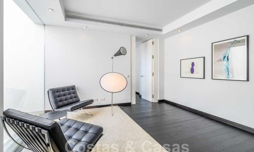 Villa contemporánea de lujo en venta con vistas al mar en prestigioso resort de golf en Marbella - Benahavis 56763