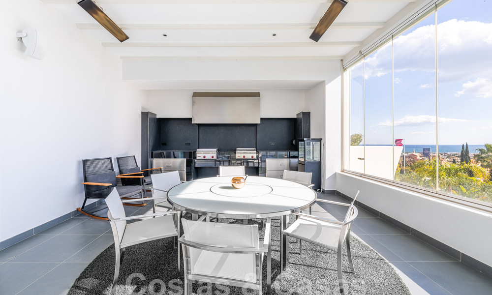 Villa contemporánea de lujo en venta con vistas al mar en prestigioso resort de golf en Marbella - Benahavis 56765