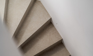 Ático de lujo de estilo escandinavo altamente reformado en venta con amplia terraza, en la Milla de Oro de Marbella 56824 