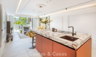 Sofisticado apartamento de lujo en venta en el exclusivo Puente Romano en la Milla de Oro, Marbella 56159 