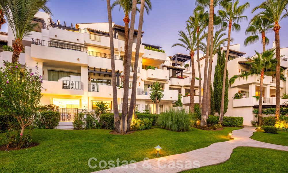 Sofisticado apartamento de lujo en venta en el exclusivo Puente Romano en la Milla de Oro, Marbella 56164