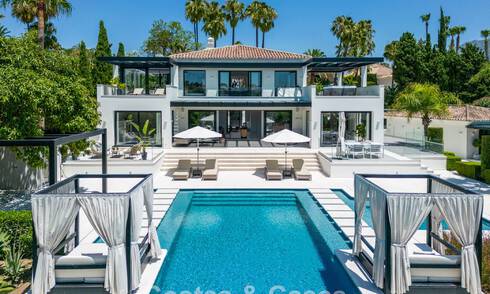 Villa de lujo, moderna y simétrica en venta a un paso de los campos de golf del valle de Nueva Andalucia, Marbella 56193