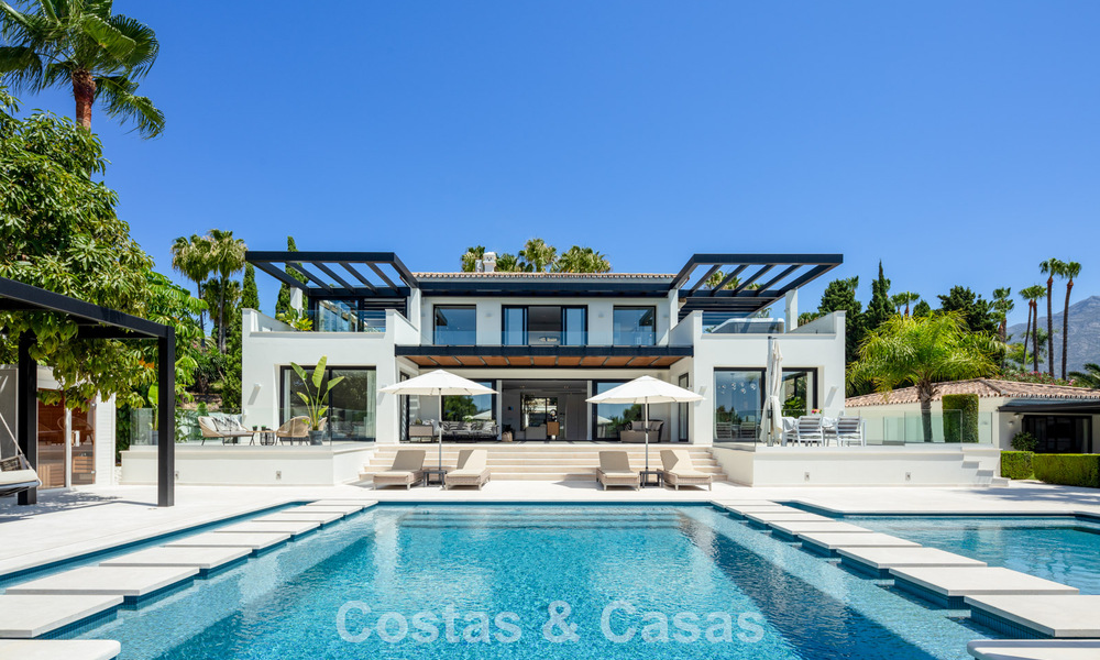 Villa de lujo, moderna y simétrica en venta a un paso de los campos de golf del valle de Nueva Andalucia, Marbella 56196