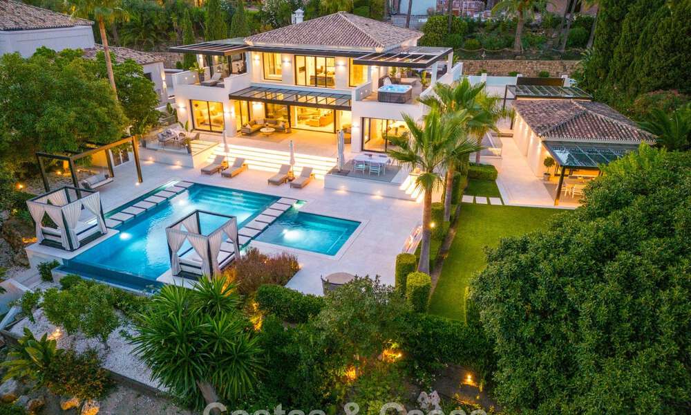 Villa de lujo, moderna y simétrica en venta a un paso de los campos de golf del valle de Nueva Andalucia, Marbella 56212