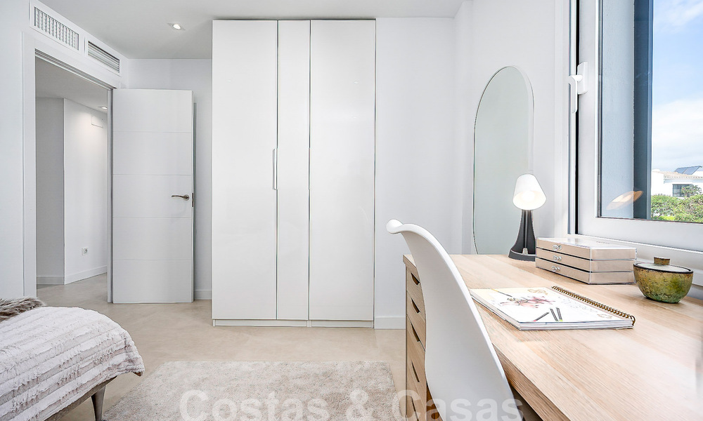 Impresionante casa de lujo en venta con piscina privada, a poca distancia de la playa y del centro de San Pedro, Marbella 56792