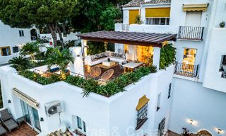 Apartamento de lujo en venta, listo para entrar a vivir, con acogedora terraza y vistas al mar en Marbella - Benahavis 57277 