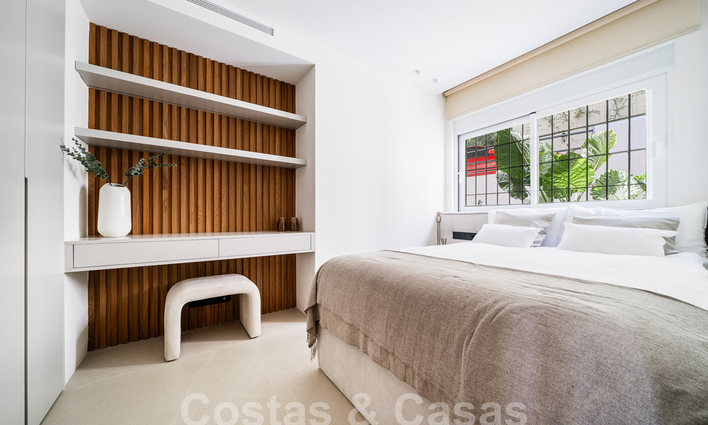 Apartamento de lujo en venta, listo para entrar a vivir, con acogedora terraza y vistas al mar en Marbella - Benahavis 57299